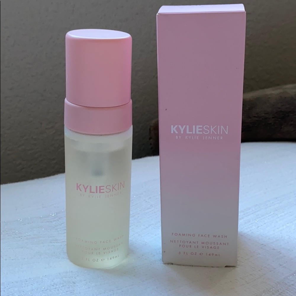 NWT Kylie Skin Foaming Face Wash